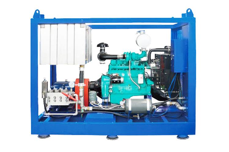 其高压泵为意大利AR/COMET原装进口泵，泵头的材质为黄铜而制，防锈防腐蚀